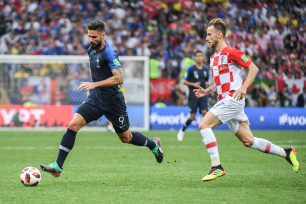 還是深陷泥 還是深陷泥